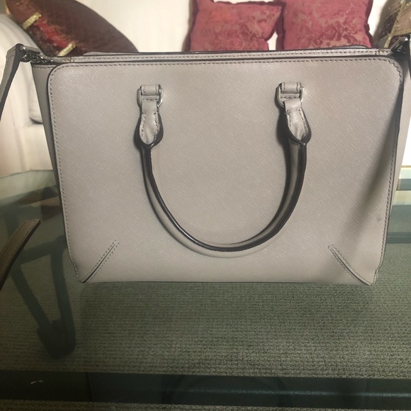 Tory Burch bag with shoulder strap! - Picture 2 of 6